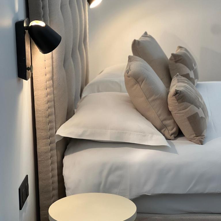 Hôtel des Beaux Arts - Deluxe Queen Room - 14