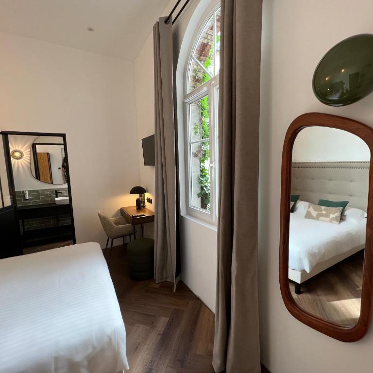 Hôtel des Beaux Arts - Deluxe Queen Room - 13