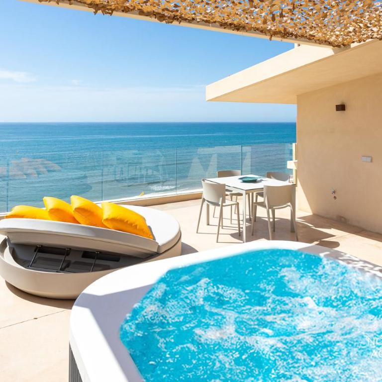 Higueron Rental Beach Club Suites - Managed by Higuerón Resort - One-Bedroom Suite - 3