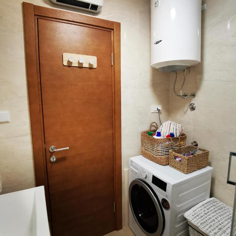 Charming and Luxurious Flat with Large Terrace - One-Bedroom Apartment - 25