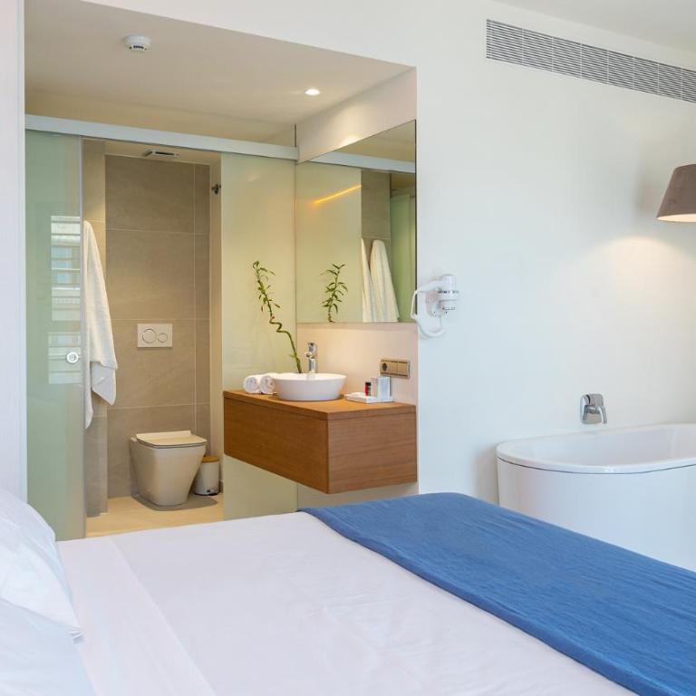 Higueron Rental Beach Club Suites - Managed by Higuerón Resort - Two-Bedroom Suite - 35