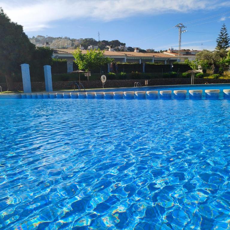 Adosado con piscina, aire acondicionado, parking y pista de tenis - Apartment mit 2 Schlafzimmern - 1
