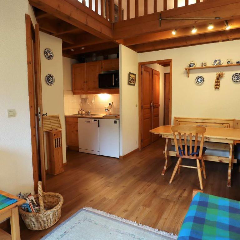 Duplex cosy et spacieux avec piscine et balcon proche des pistes pour 4-5 personnes à Arêches-Beaufort - Appartement 2 Chambres - 2