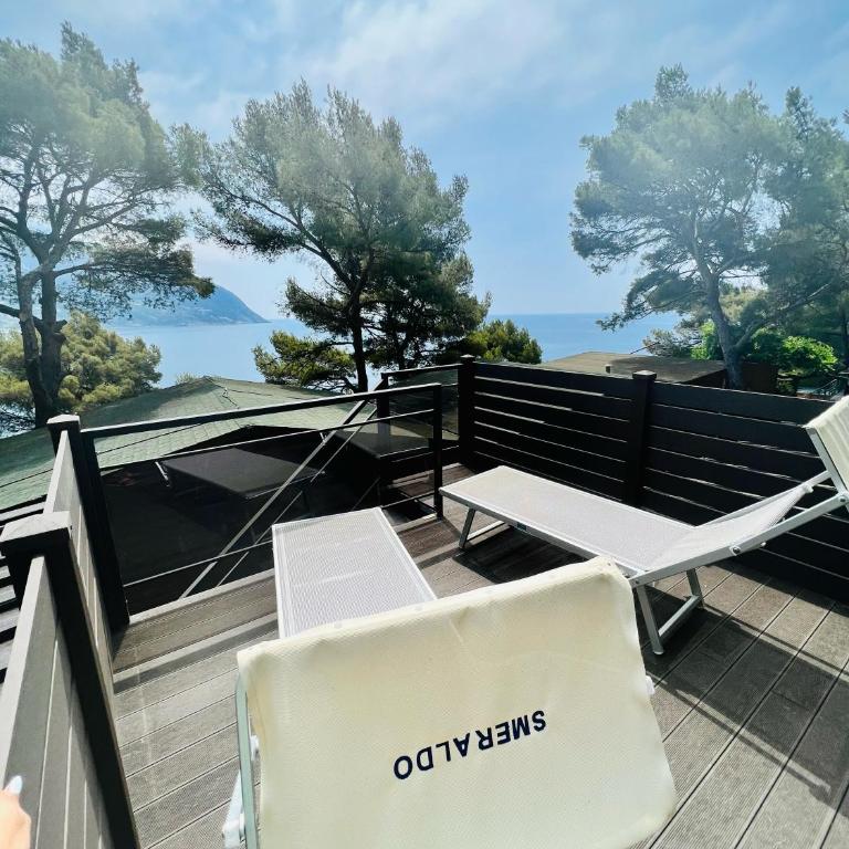 Villaggio Smeraldo - Bungalow Deluxe con Vista Mare - 1