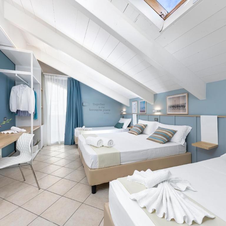 Hotel La Residenza - Quadruple Room with Terrace - 4