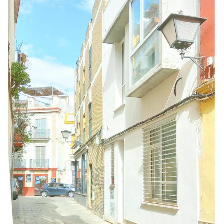 Casa entera e independiente con parking en pleno centro de Sevilla - Casa de 2 dormitorios - 5