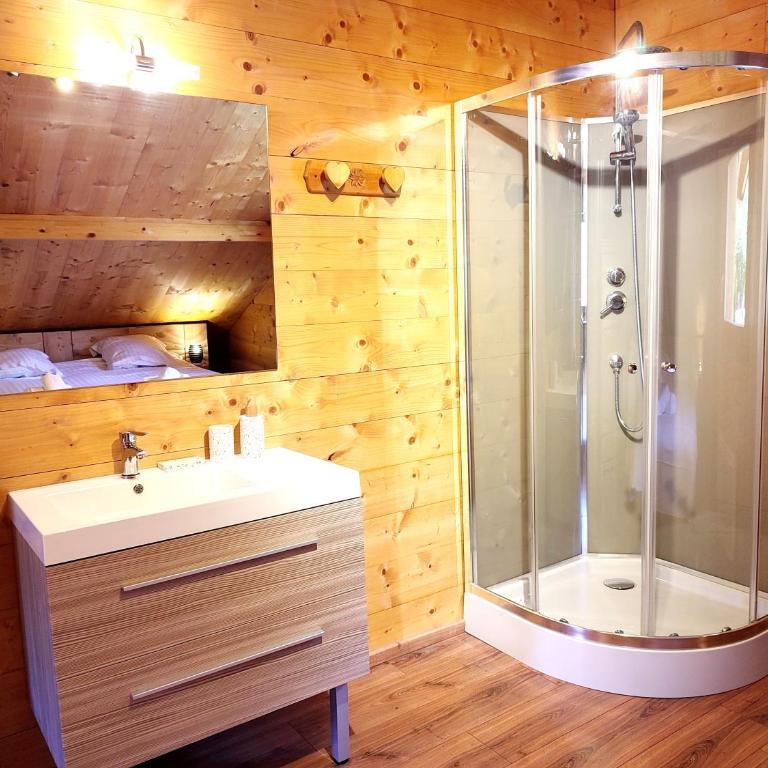 ⁂⁂ LE NID DE PIERRE & JULIE [CLEDICIHOME] 2 pas du centre ville / SPA & TERASSE AMENAGEE ⁂⁂ - Chalet - 21