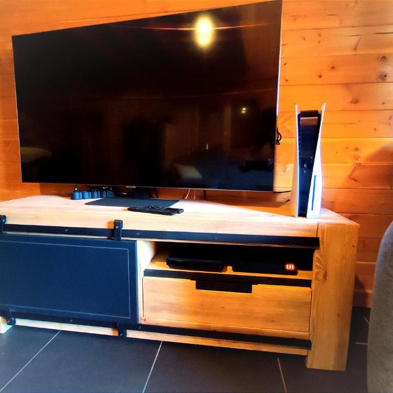 ⁂⁂ LE NID DE PIERRE & JULIE [CLEDICIHOME] 2 pas du centre ville / SPA & TERASSE AMENAGEE ⁂⁂ - Chalet - 19