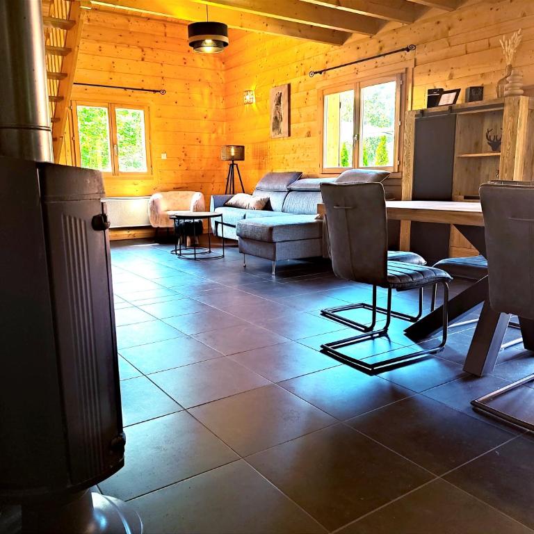 ⁂⁂ LE NID DE PIERRE & JULIE [CLEDICIHOME] 2 pas du centre ville / SPA & TERASSE AMENAGEE ⁂⁂ - Chalet - 6