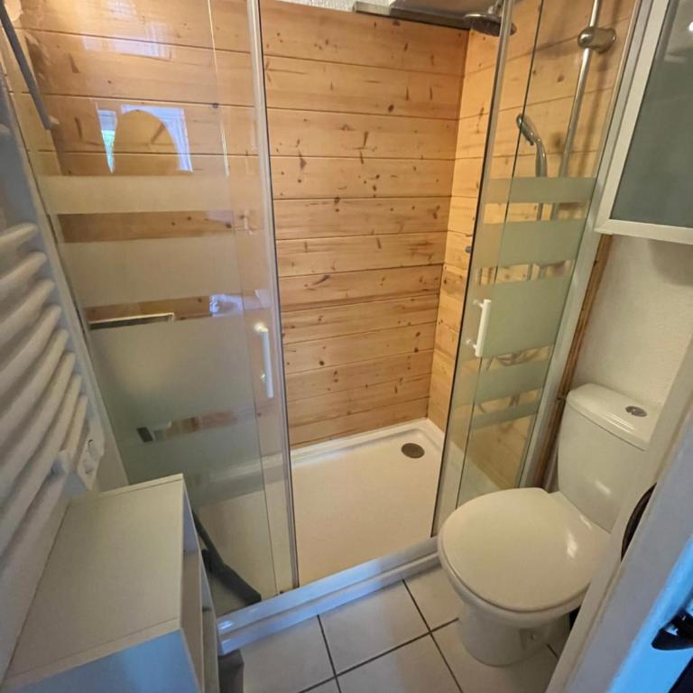 Aux Ayguades, Pavillon tout confort proche plage, terrasse et WIFI - Maison 3 Chambres - 8
