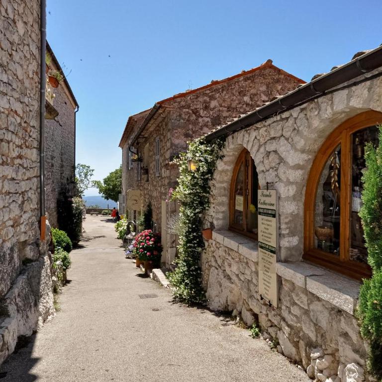 Belle Maison De 3 Chambres À Andon - Maison de Vacances 3 Chambres - 31