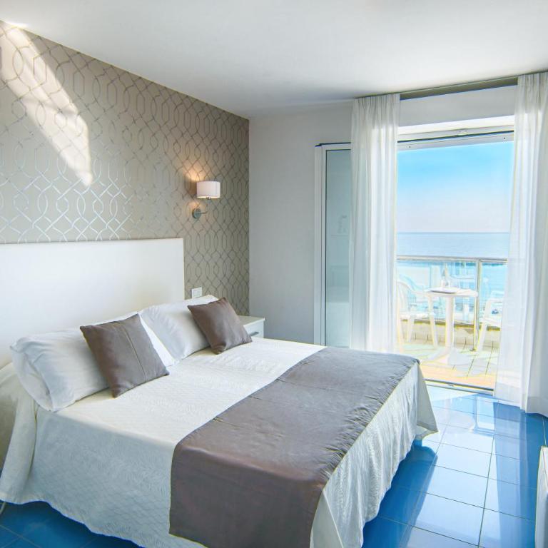 Hotel Gorini - Camera Superior Matrimoniale/Doppia con Letti Singoli con Vista Mare - 9