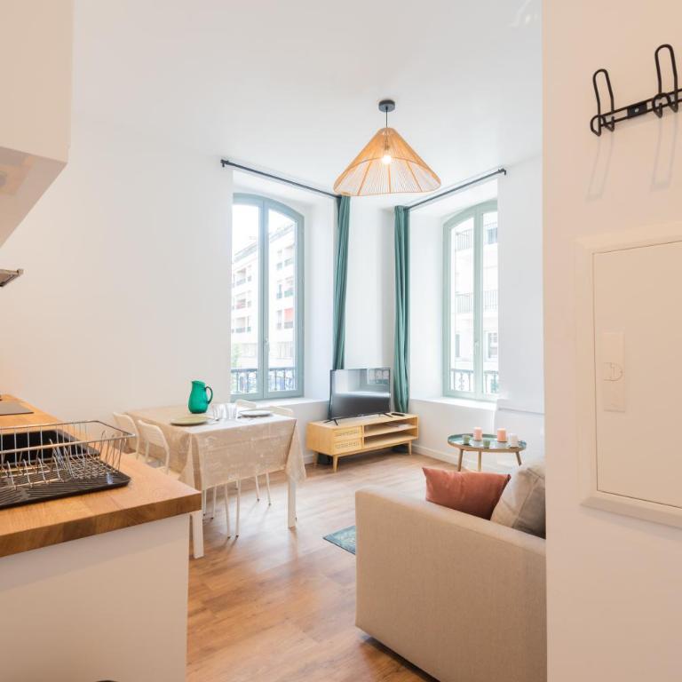 Appartements centre-ville - Wifi - Cuisine tout équipée - Lave-linge - Appartement avec Balcon - 12