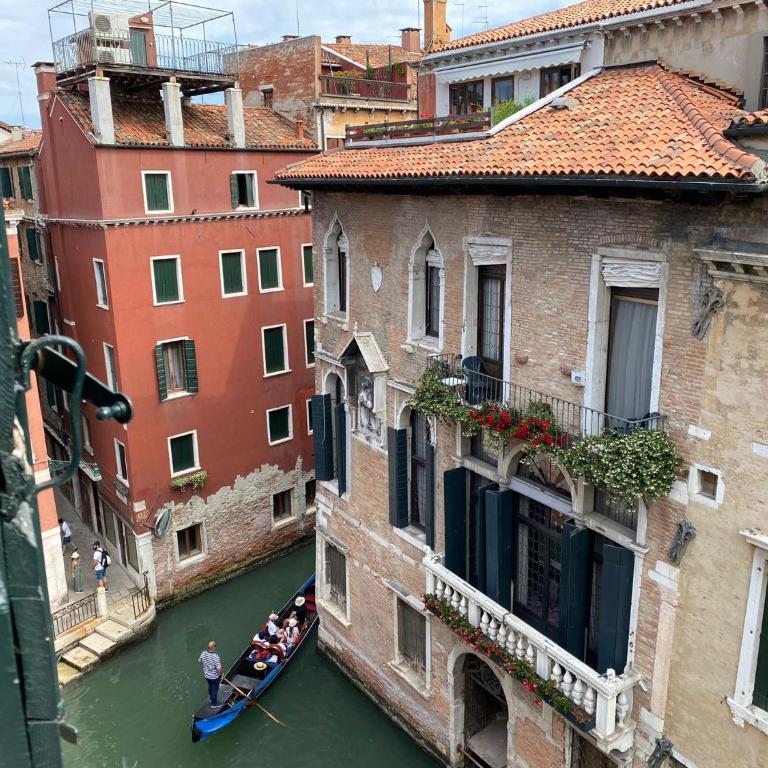 Anzolo Palace - Rooms & Apartments - Monolocale con Vista Canale - Edificio Separato - 3