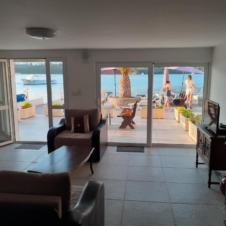 un site calme et unique au Montenegro Loue des logements les pieds dans l eau avec plage privée en face de l ile Saint Marco - Apartment with Sea View - 16
