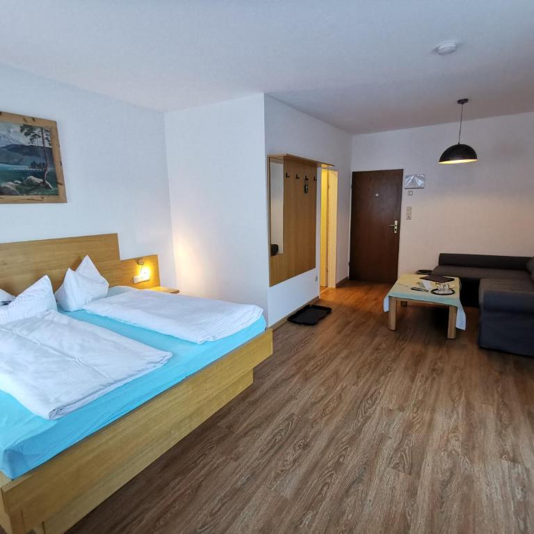 Hotel Garni Post - Comfort Doppelzimmer mit Balkon - 13