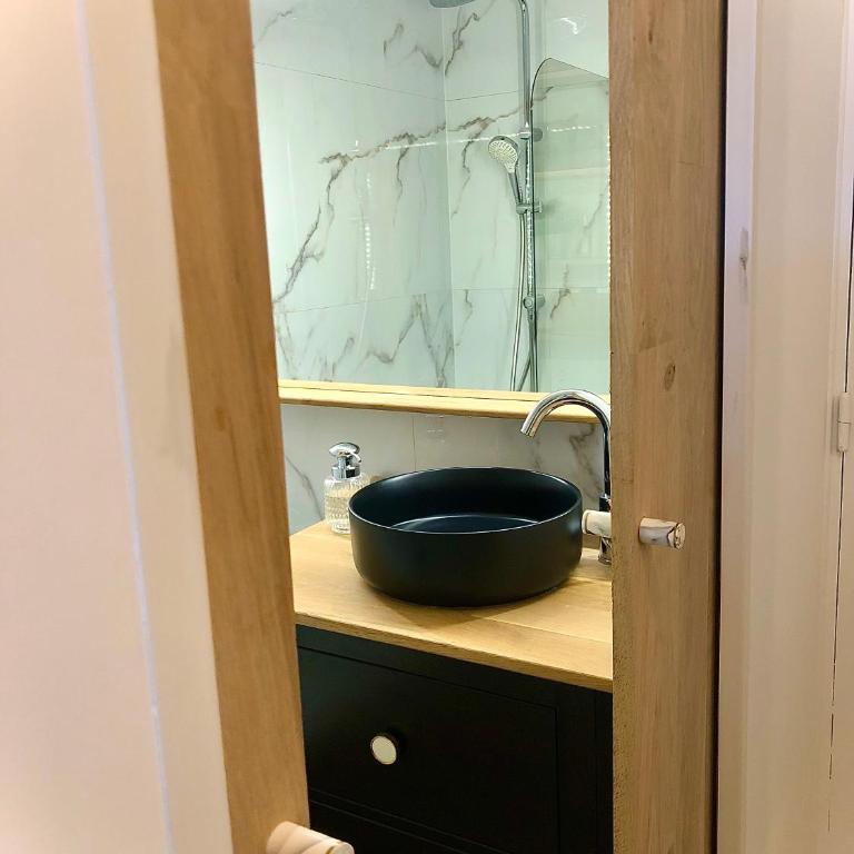 Charme & Calme-TAMARIS- Studio Vue mer - Piscine - Le Petit Olivier sur Mer - Appartement 1 Chambre - 11