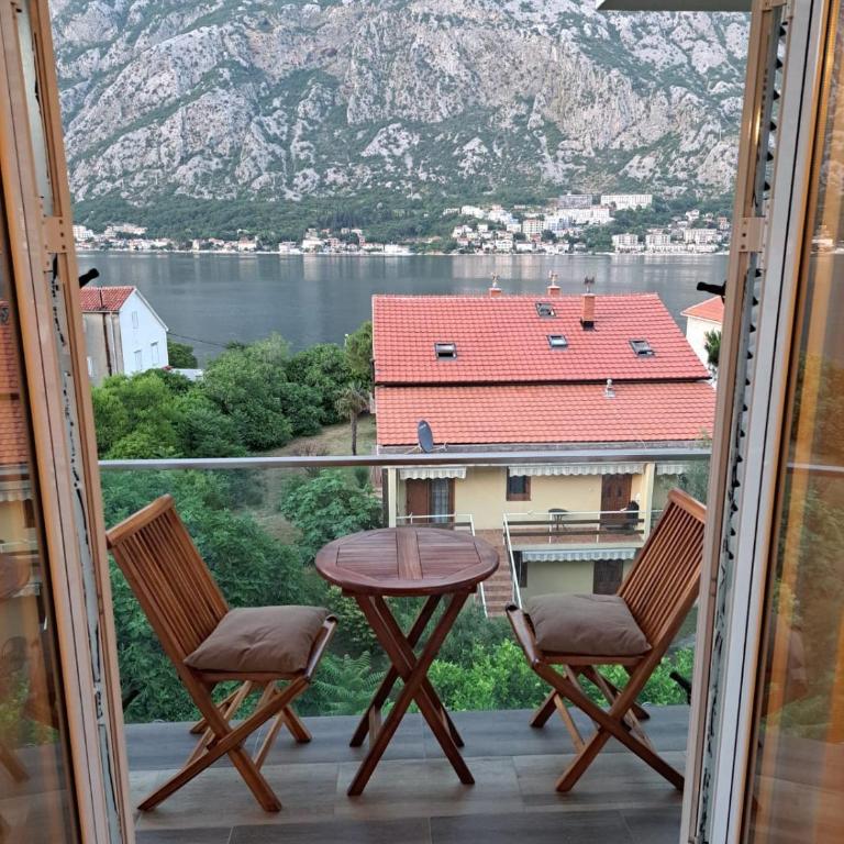 Apartments with sea view in Prcanj - Two-Bedroom Apartment - 10