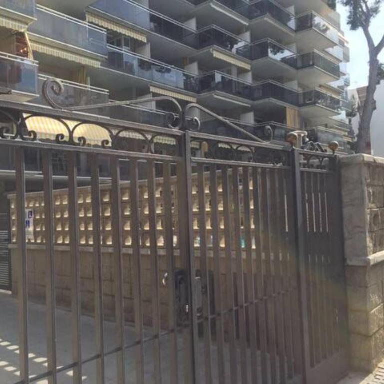 Apartamento centrico y con piscina a 5 min. playa - One-Bedroom Apartment - 5