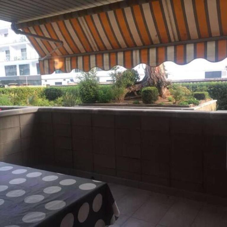 Apartamento centrico y con piscina a 5 min. playa - One-Bedroom Apartment - 8