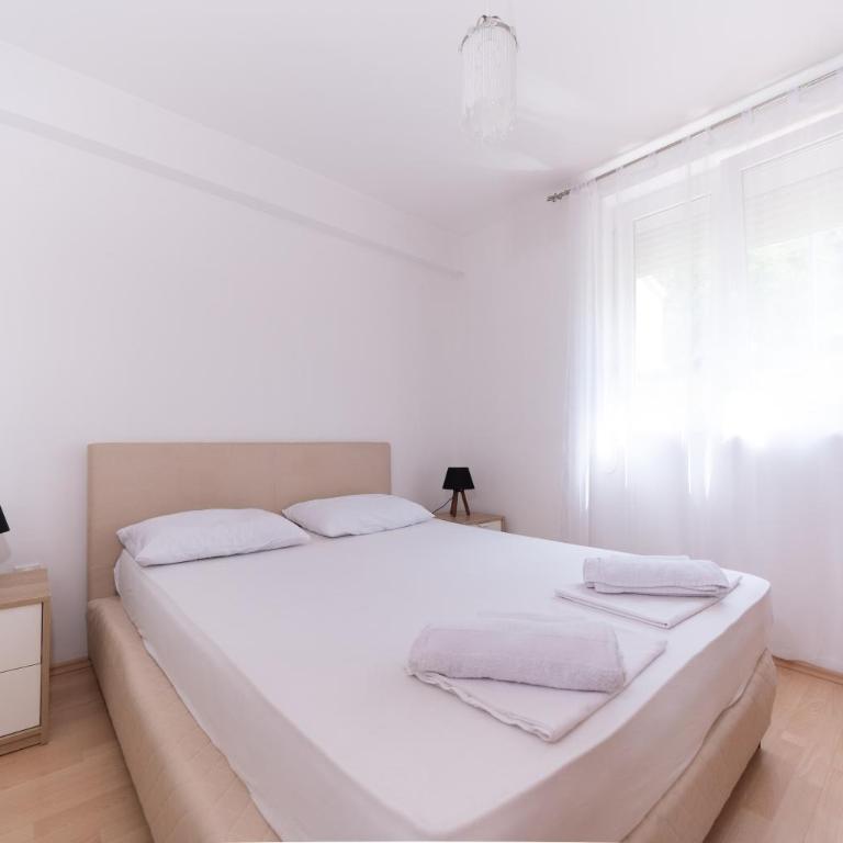 Sunshine - Two-Bedroom Apartment - 11
