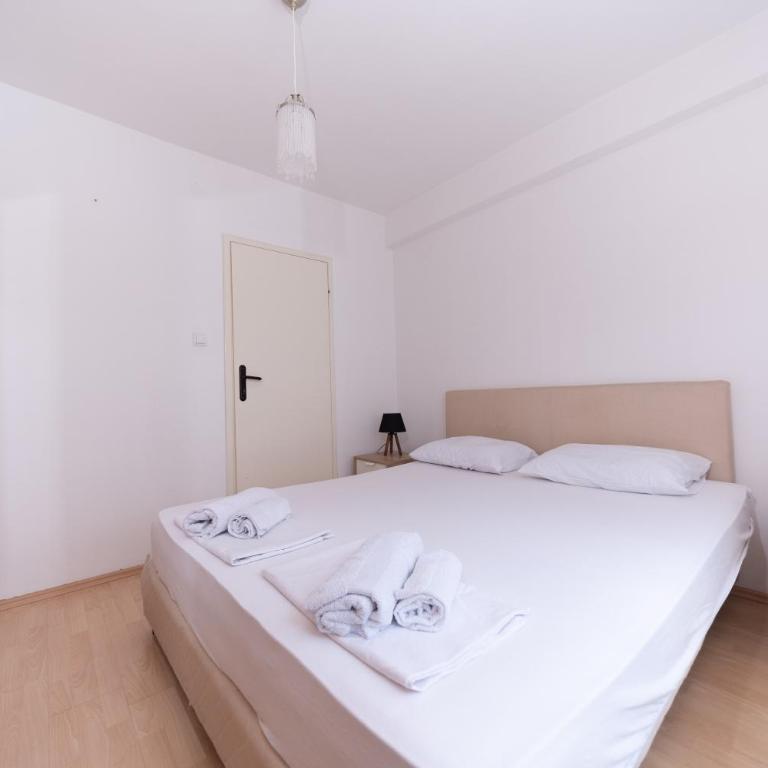 Sunshine - Two-Bedroom Apartment - 14