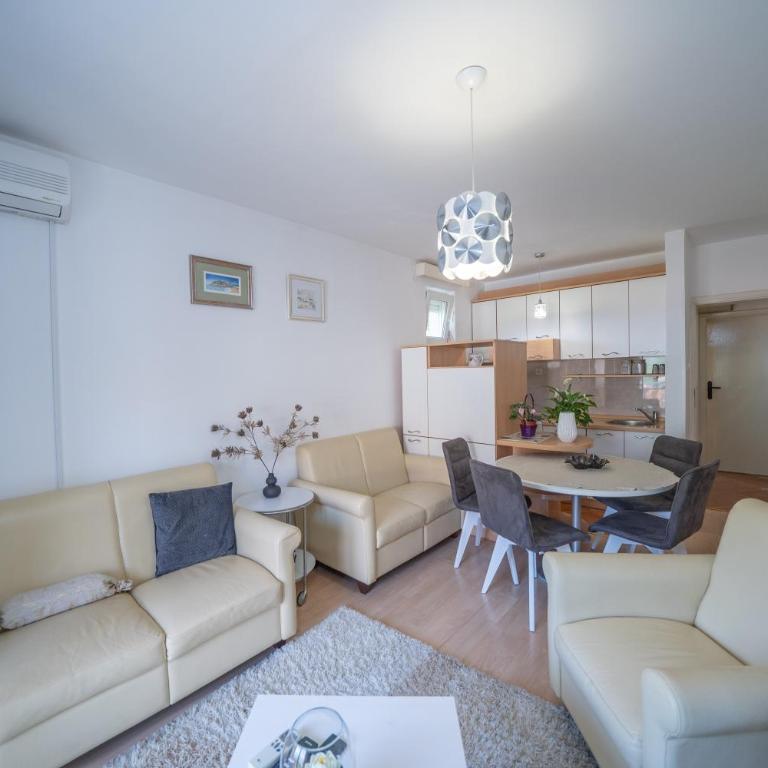 Sunshine - Two-Bedroom Apartment - 5