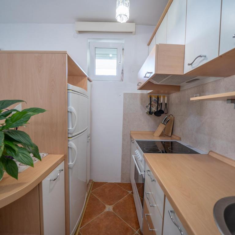Sunshine - Two-Bedroom Apartment - 7
