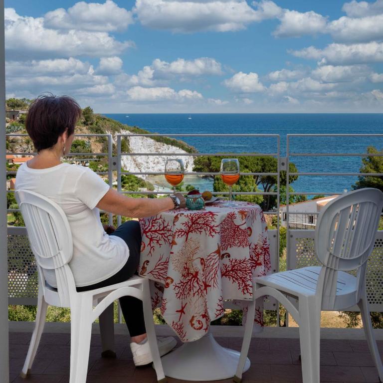 Hotel Acquamarina - Camera Standard Matrimoniale/Doppia con Letti Singoli con Vista Mare - 9