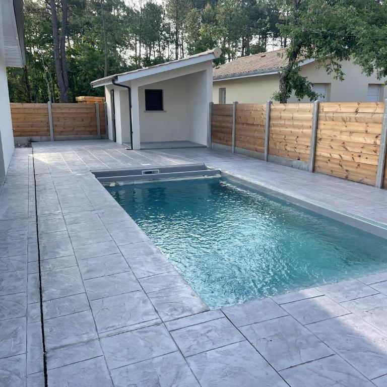 MAISON moderne avec piscine chauffée - Haus mit 3 Schlafzimmern - 4