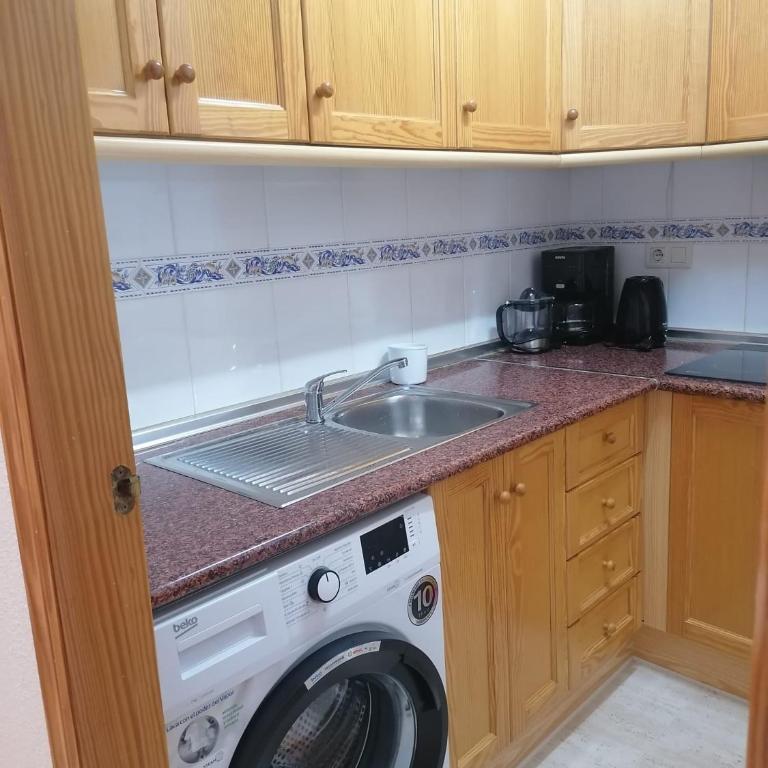 Schöne Ferienwohnung in Playa del Cura - Apartamento con balcón - 3