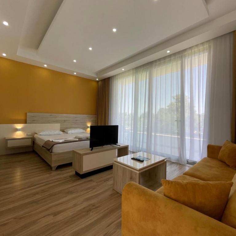Apartments Antique - Deluks Soba s Bračnim Krevetom i Pomoćnim Ležajem - 9