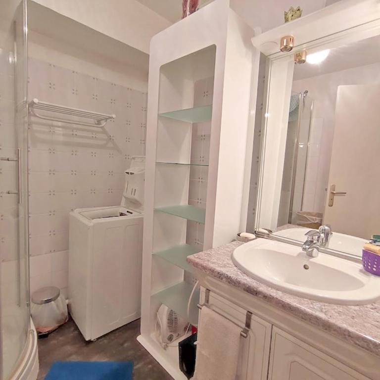 Au doux refuge, charmant T2 bis, parking gratuit, proche thermes, 6 personnes - Appartement 2 Chambres - 7