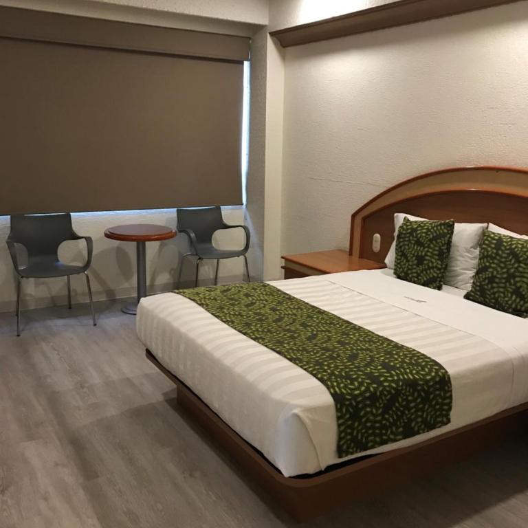 Hotel Aeropuerto - Habitación Deluxe (2 adultos + 1 niño) - 13
