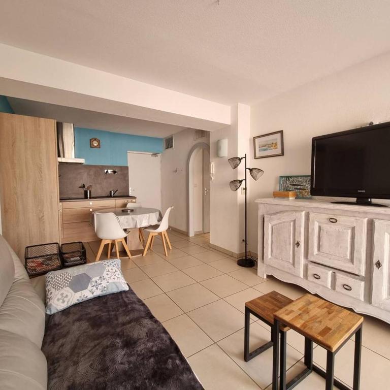Appartement T3 climatisé avec piscine, terrasse et parking privé à 100m de la plage d'Argelès-sur-Mer - FR-1-388-204 - Appartement - 3