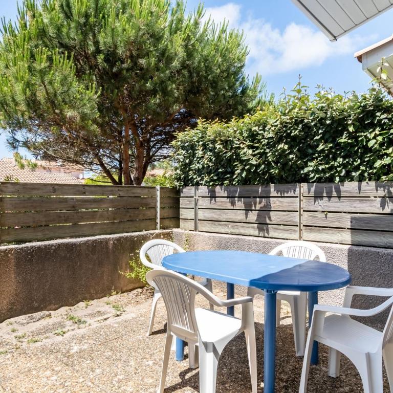 Maison T3 proche plage & centre-ville avec jardinet et parking - FR-1-521-200 - Maison de Vacances - 2