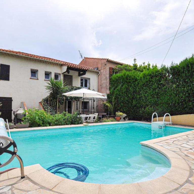 Lovely Apartment In Cogolin With Swimming Pool - Apartment mit 2 Schlafzimmern - 1
