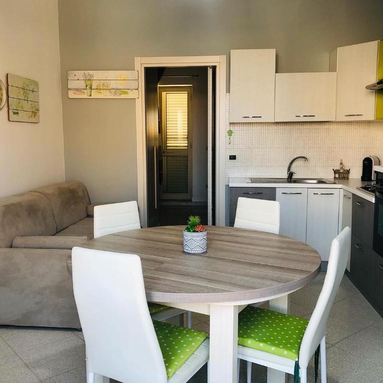 La casa di Alice è un bilocale luminoso e felice - Apartamento de 1 dormitorio - 1