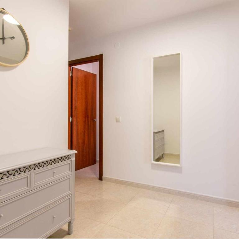 Moderno y céntrico apartamento en Plaza de España - Apartamento de 2 dormitorios - 3