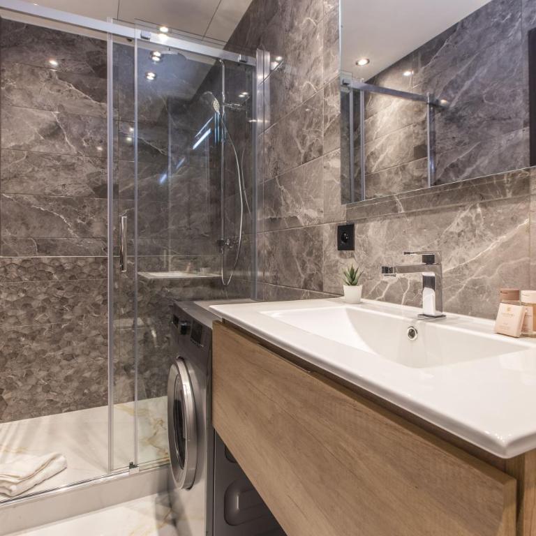 Résidence Topaze - Central - Luxurious - 50m Croisette Palais - LRA CANNES - TURQUOISE - One-Bedroom Apartment - 5