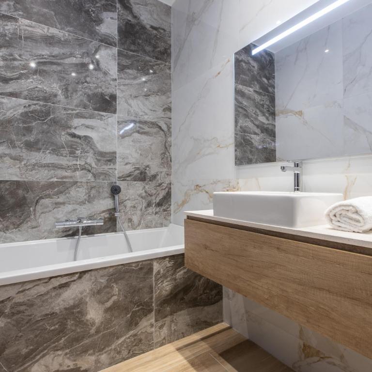 Résidence Topaze - Central - Luxurious - 50m Croisette Palais - LRA CANNES - SAPHIR - Three-Bedroom Apartment - 2
