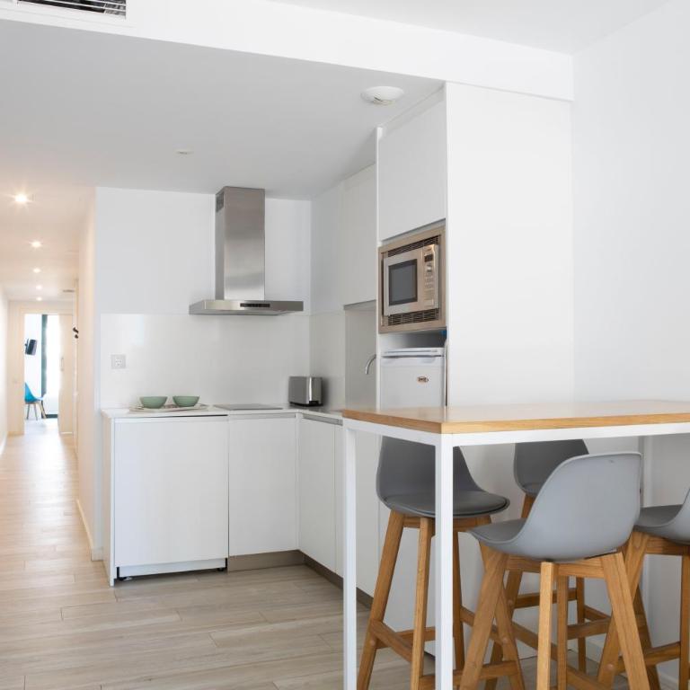 Urban Suites Sitges Apartments by PriorityVillas - Apartamento con terraza - 2