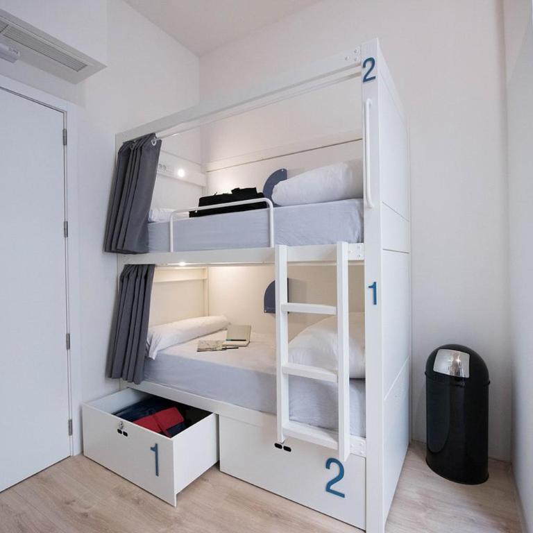 Room Gran Vía - Single Bed in Female Dormitory Room - 3