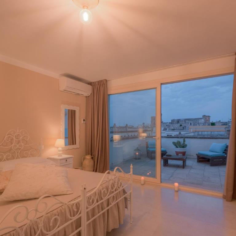 Relais Palazzo Vaglio - Camera Matrimoniale con Balcone - 2