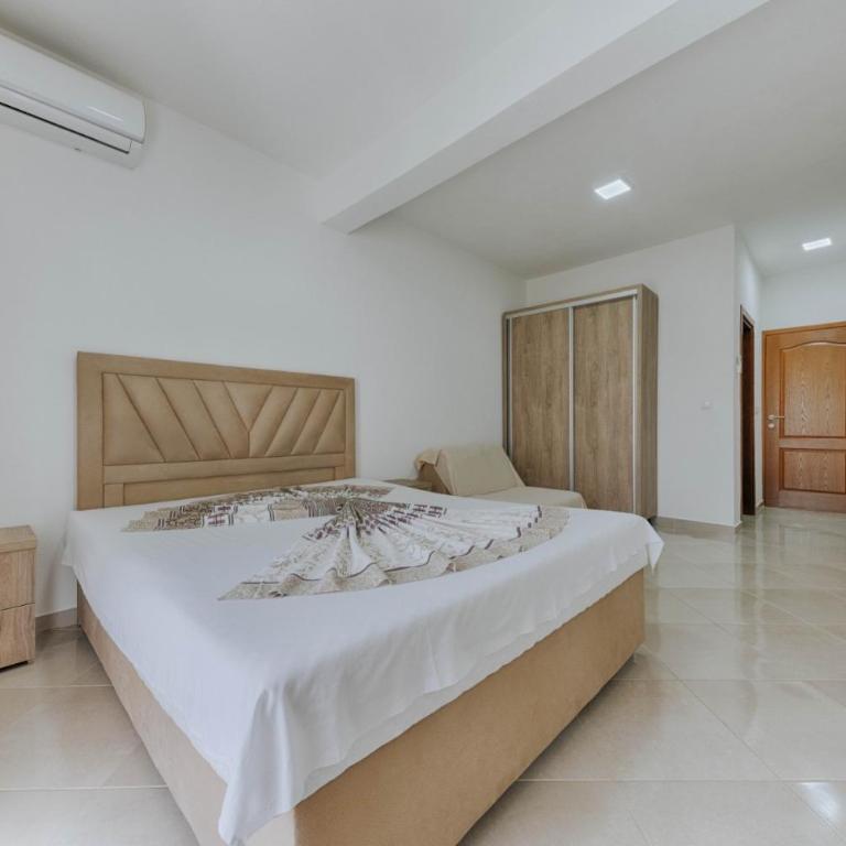 Sea Garden Apartments - One-Bedroom Apartment - 1