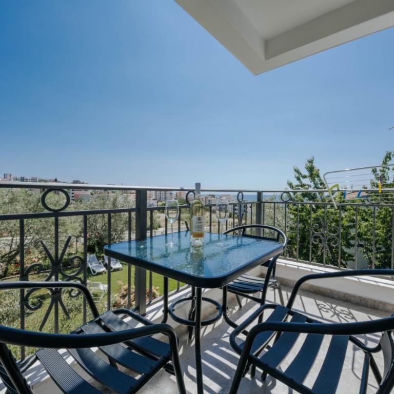 Sea Garden Apartments - Apartment with Sea View - 8