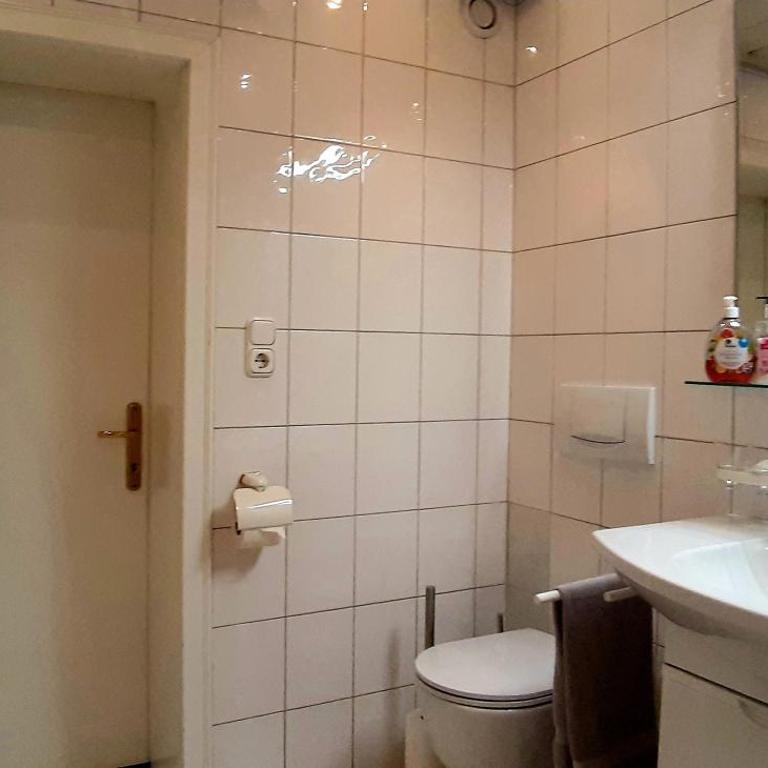 Gästehaus Huber - Vierbettzimmer mit Bergblick - 9