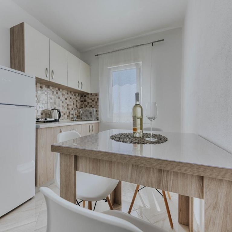 Sea Garden Apartments - Studio with Sea View - 8