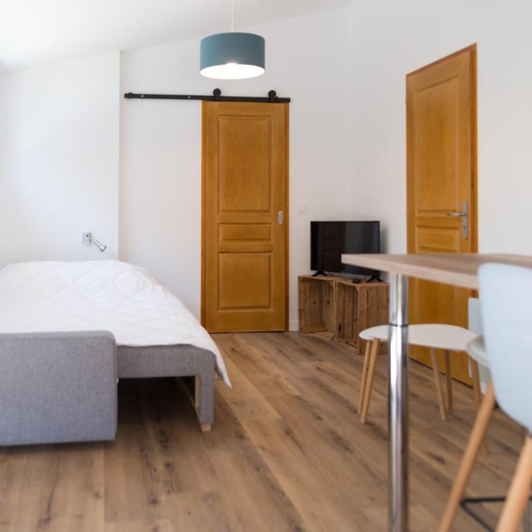 Longère pierres/modernité proche mer/la guittière - Two-Bedroom House - 11