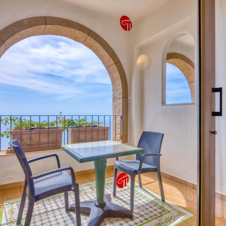 Hotel Olimpo le Terrazze - Camera Matrimoniale/Doppia con Letti Singoli con Balcone e Vista Mare - 15